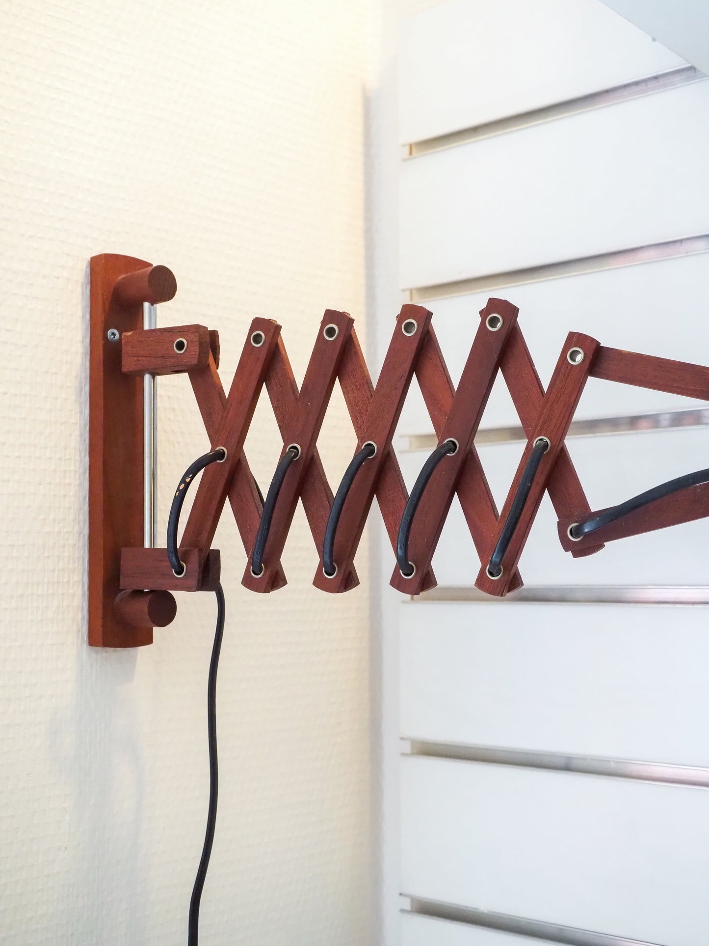 Lampe accordéon scandinave en bois