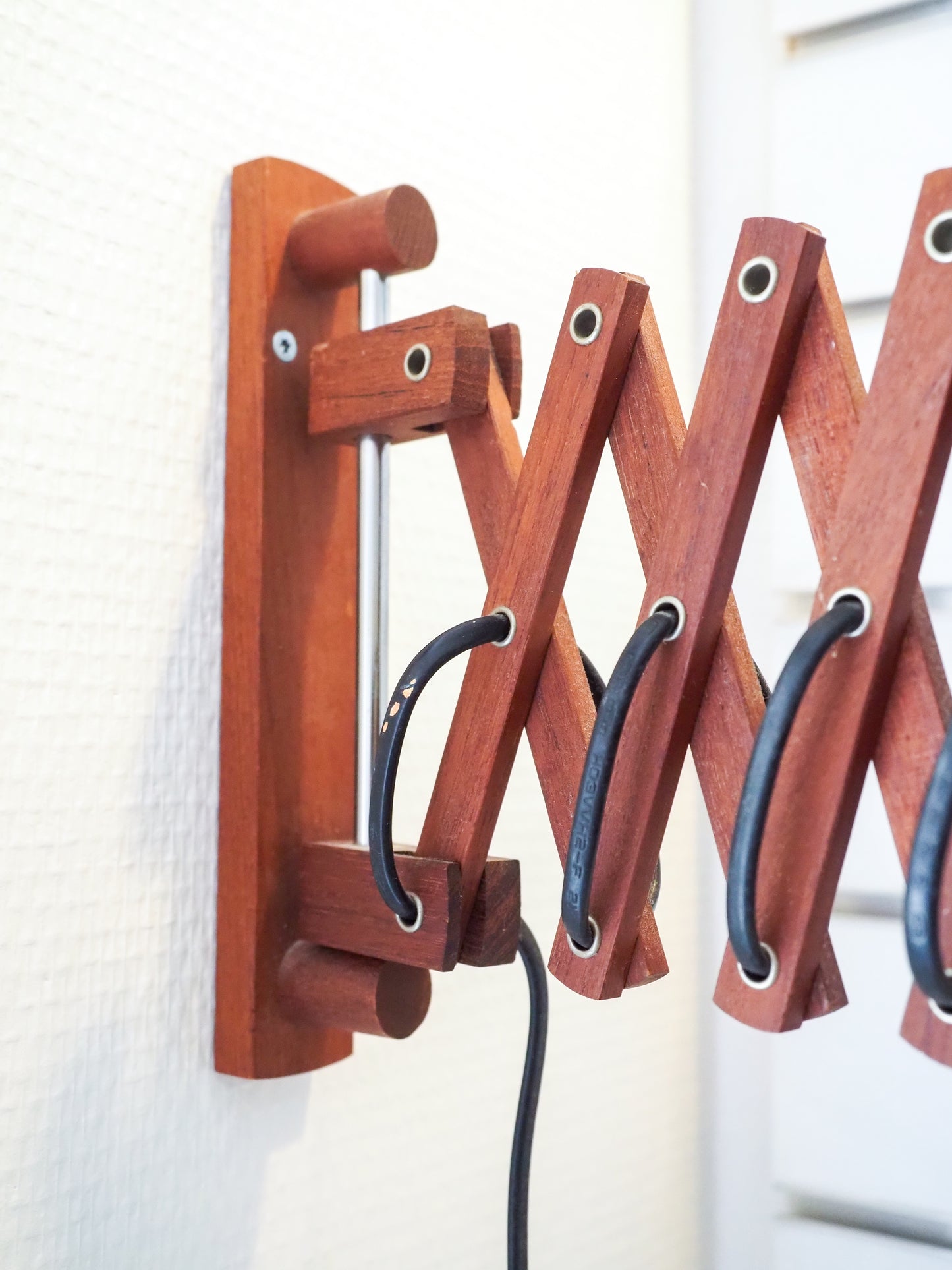 Lampe accordéon scandinave en bois