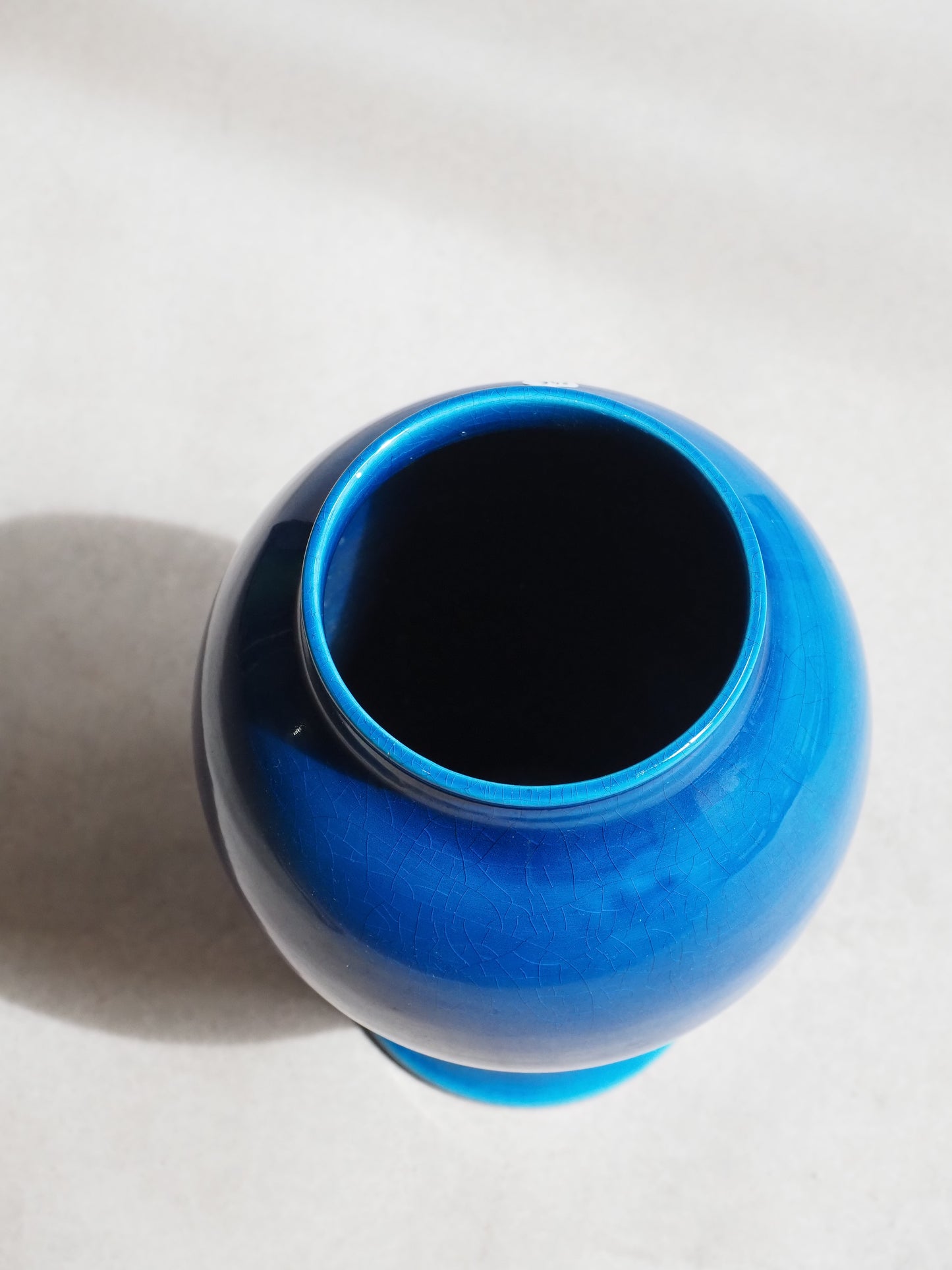 Grand vase bleu de colbat en céramique vintage
