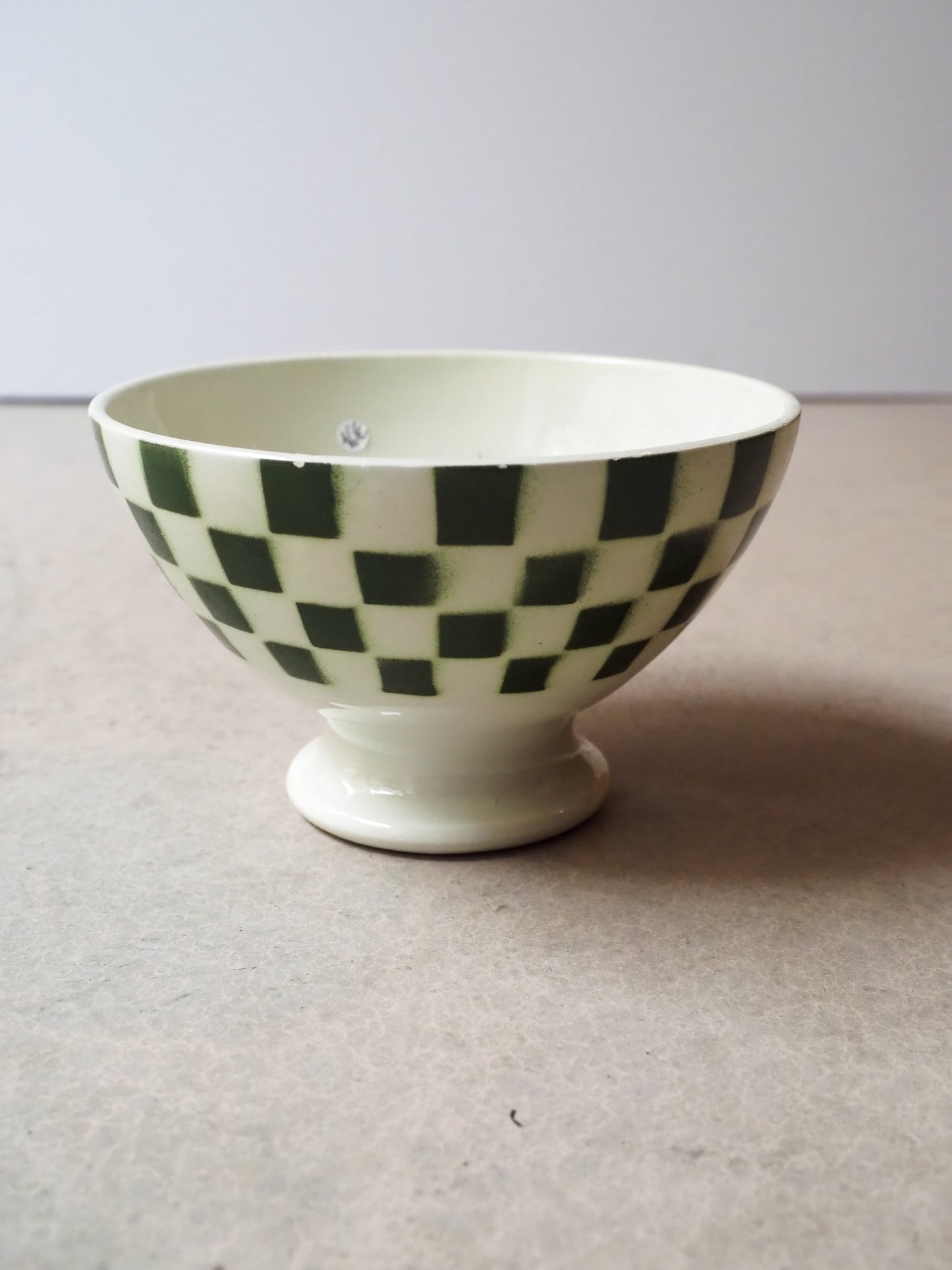Bol ancien à damier blanc et vert
