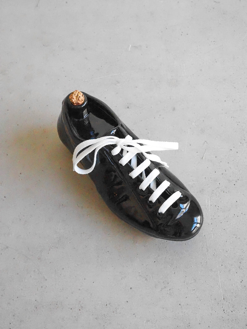 Bouteille en céramique vintage en forme de chaussure de foot