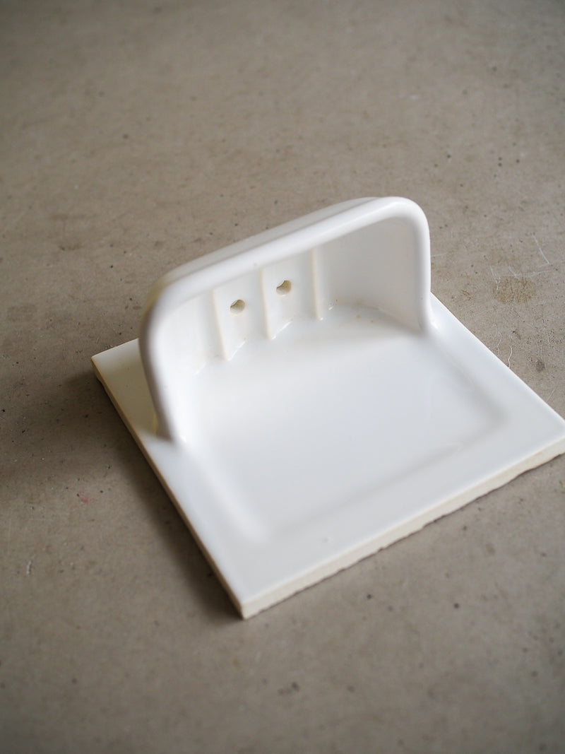 Carreau de Carrelage Vintage Blanc avec Porte-Savon Intégré – 15 x 15 cm