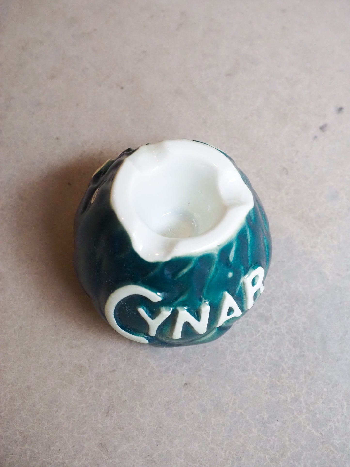 Cendrier publicitaire vintage Cynar – Forme d’artichaut