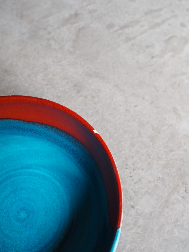 Bol en céramique – Rouge et bleu – Pièce artisanale
