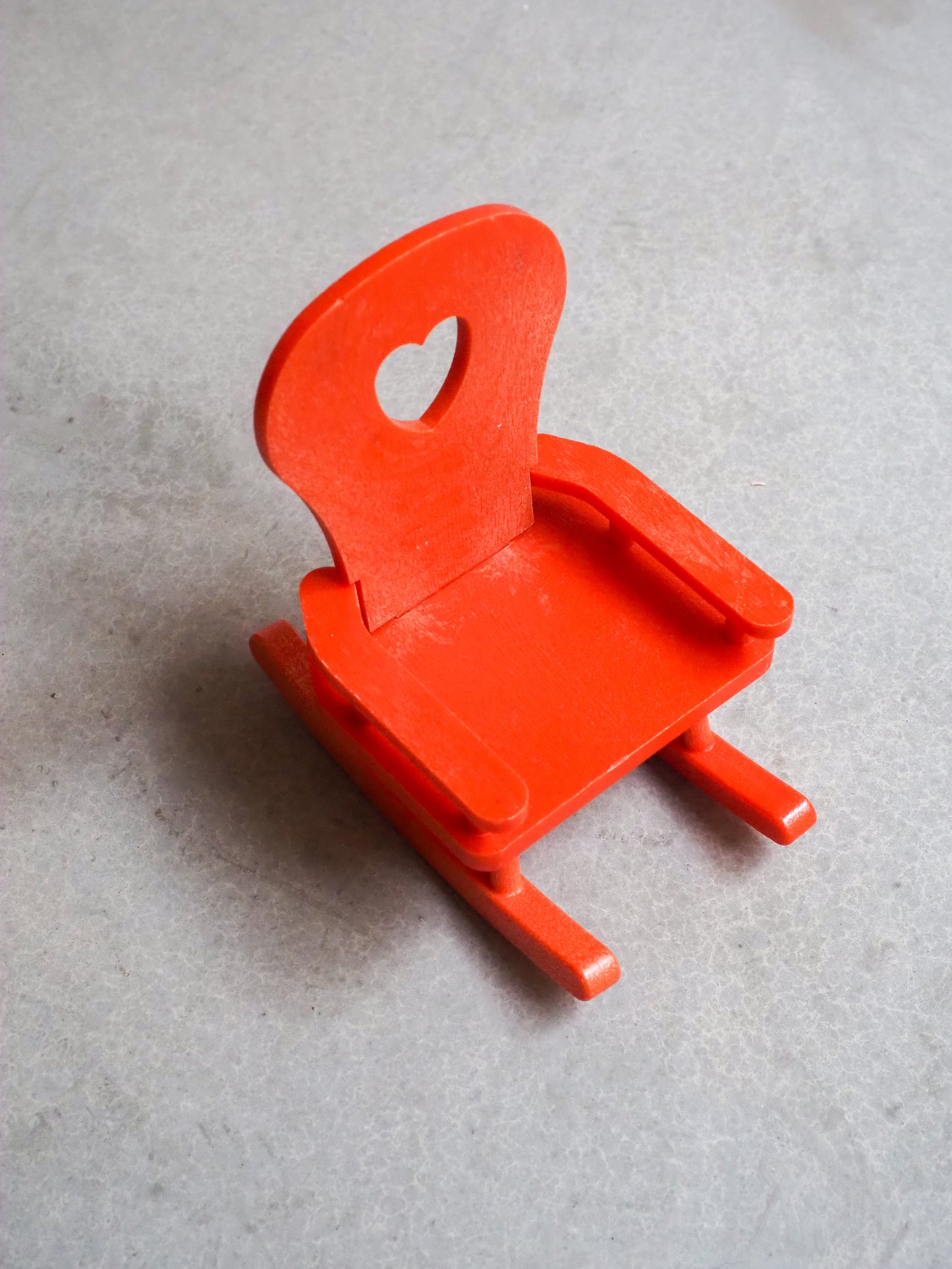 Chaise à bascule rouge Kiki Ajena - vintage