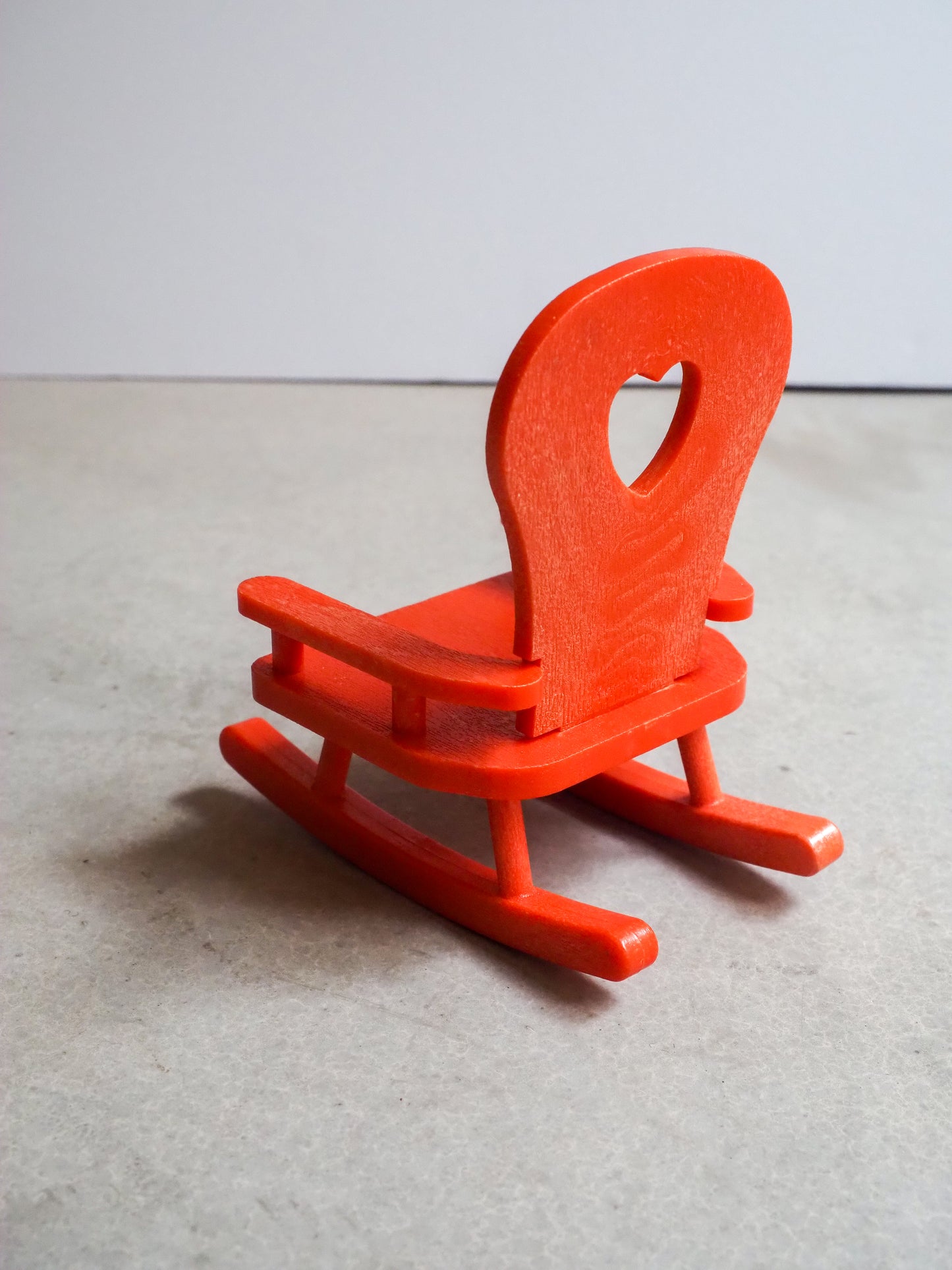 Chaise à bascule rouge Kiki Ajena - vintage