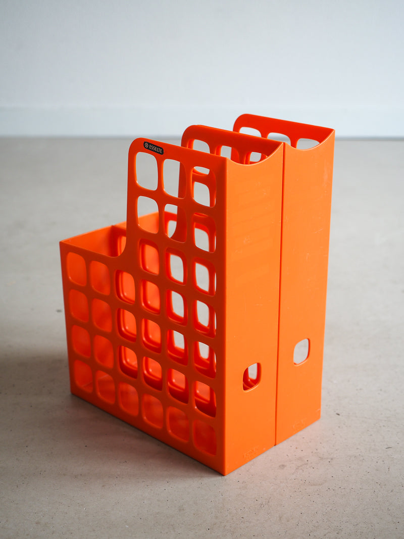 2 range-revues vintages en plastique orange Esselte