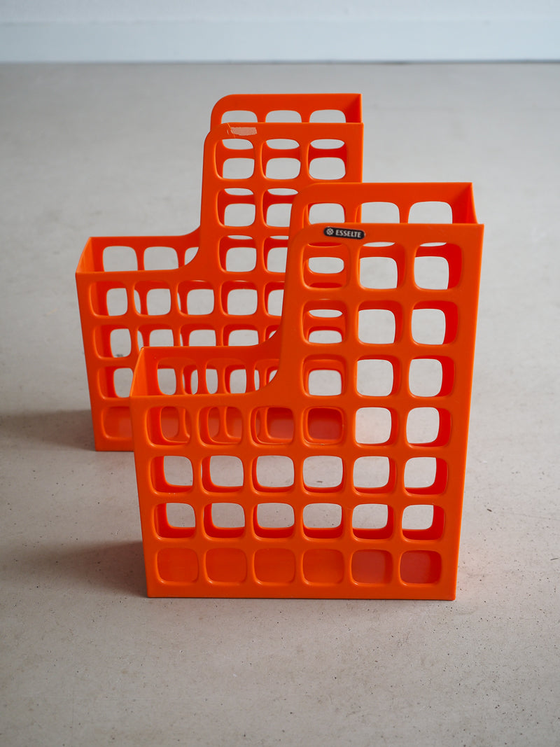 2 range-revues vintages en plastique orange Esselte