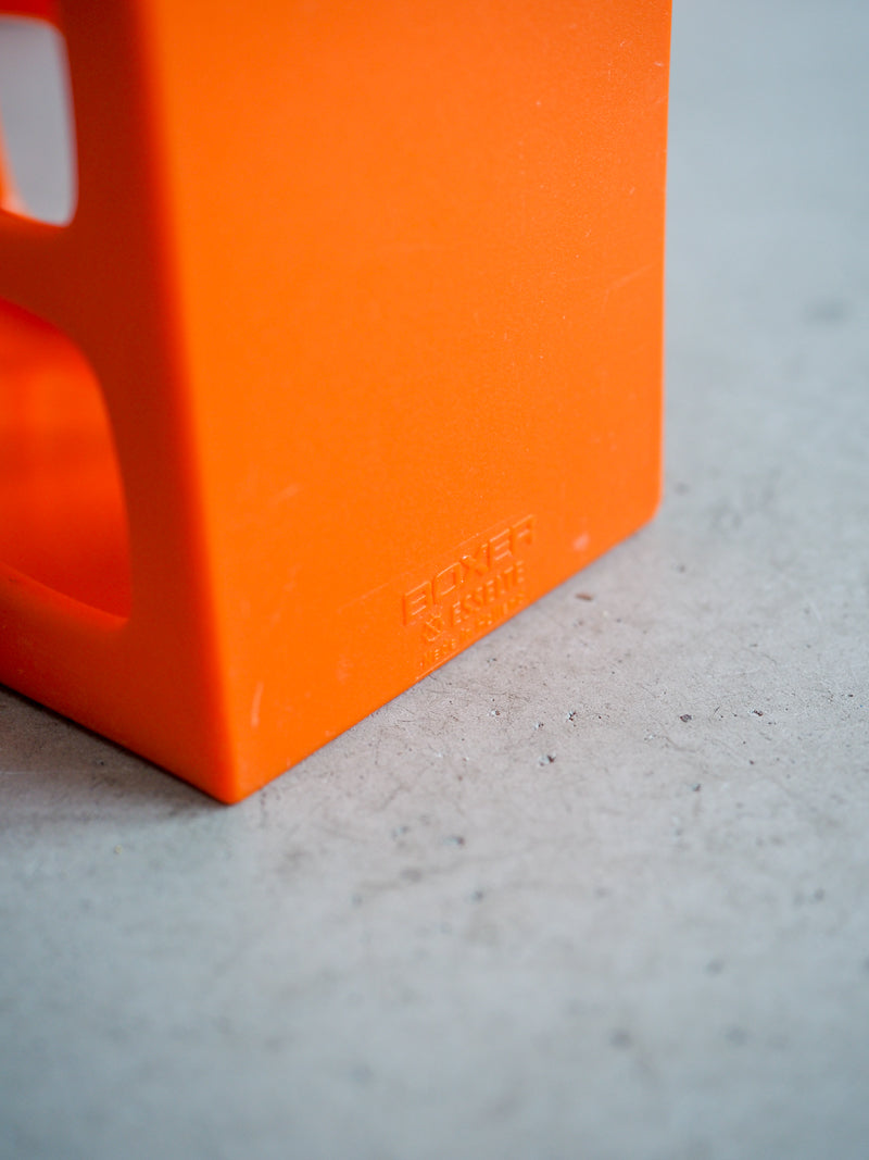 2 range-revues vintages en plastique orange Esselte