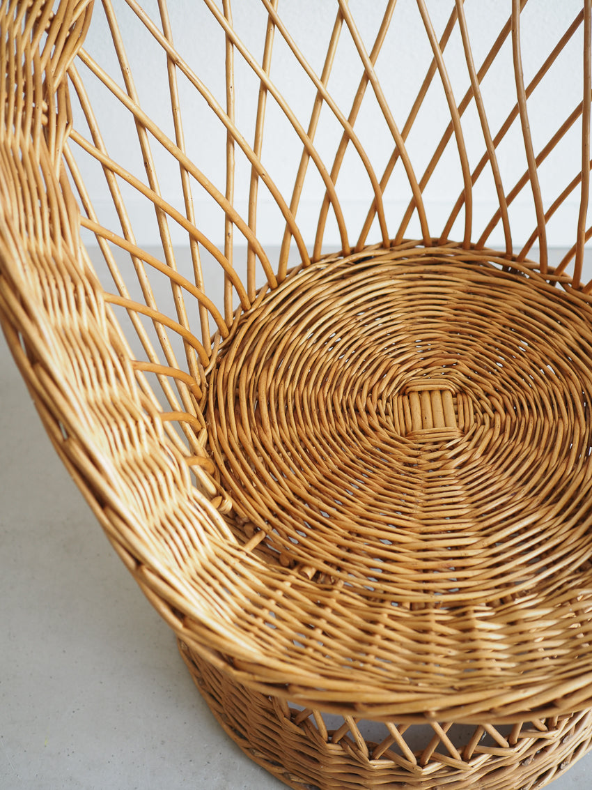 Fauteuil en rotin vintage en forme d'oeuf