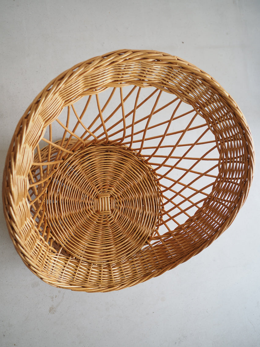 Fauteuil en rotin vintage en forme d'oeuf