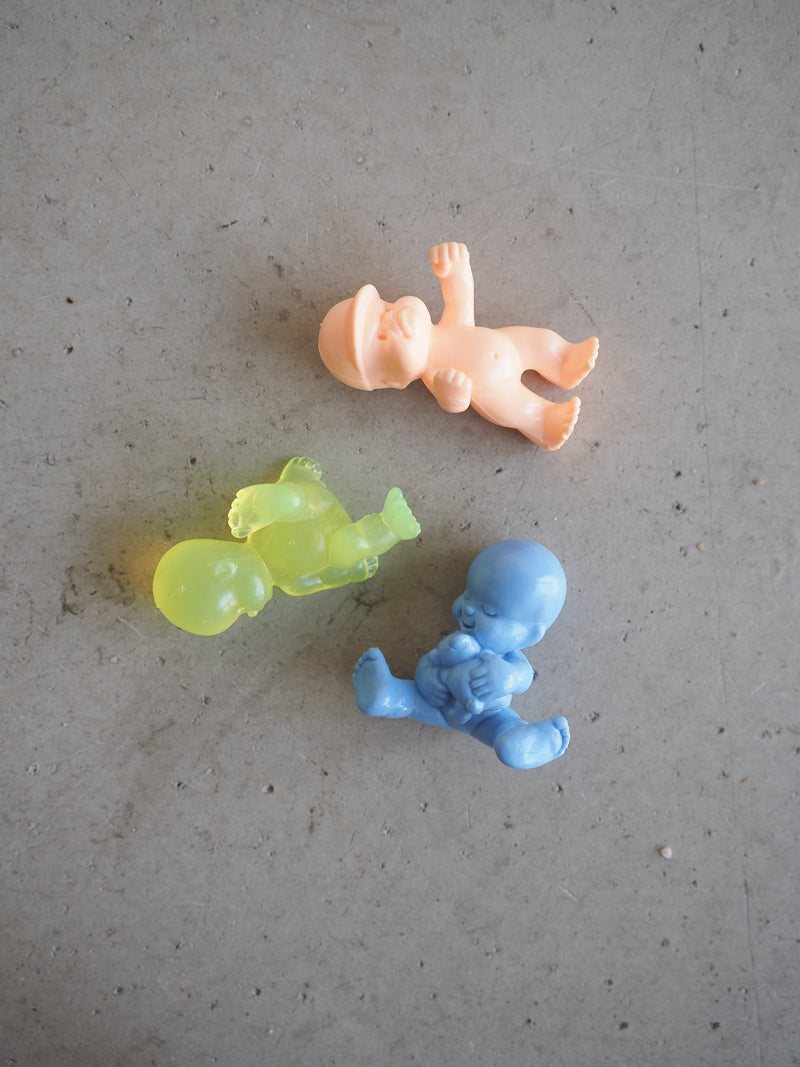 3 figurines Babies