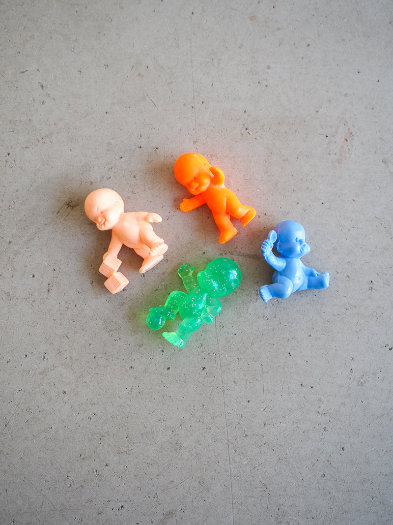 4 figurines Babies
