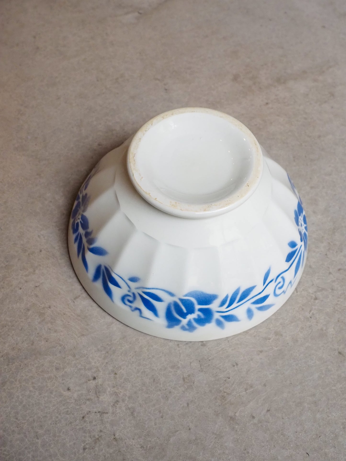 Très grand bol ancien à fleurs bleues ou petit saladier