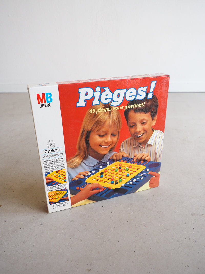 Jeu Pièges neuf sous blister vintage