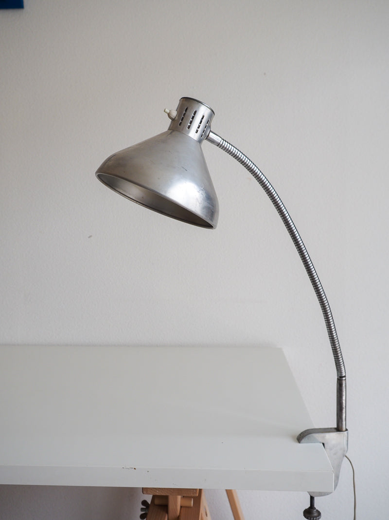 Lampe d'atelier flexible avec étau ancienne