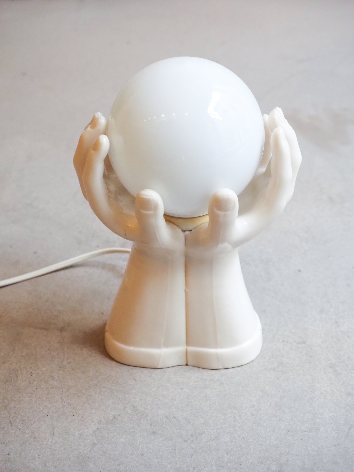Lampe mains en bakélite vintage