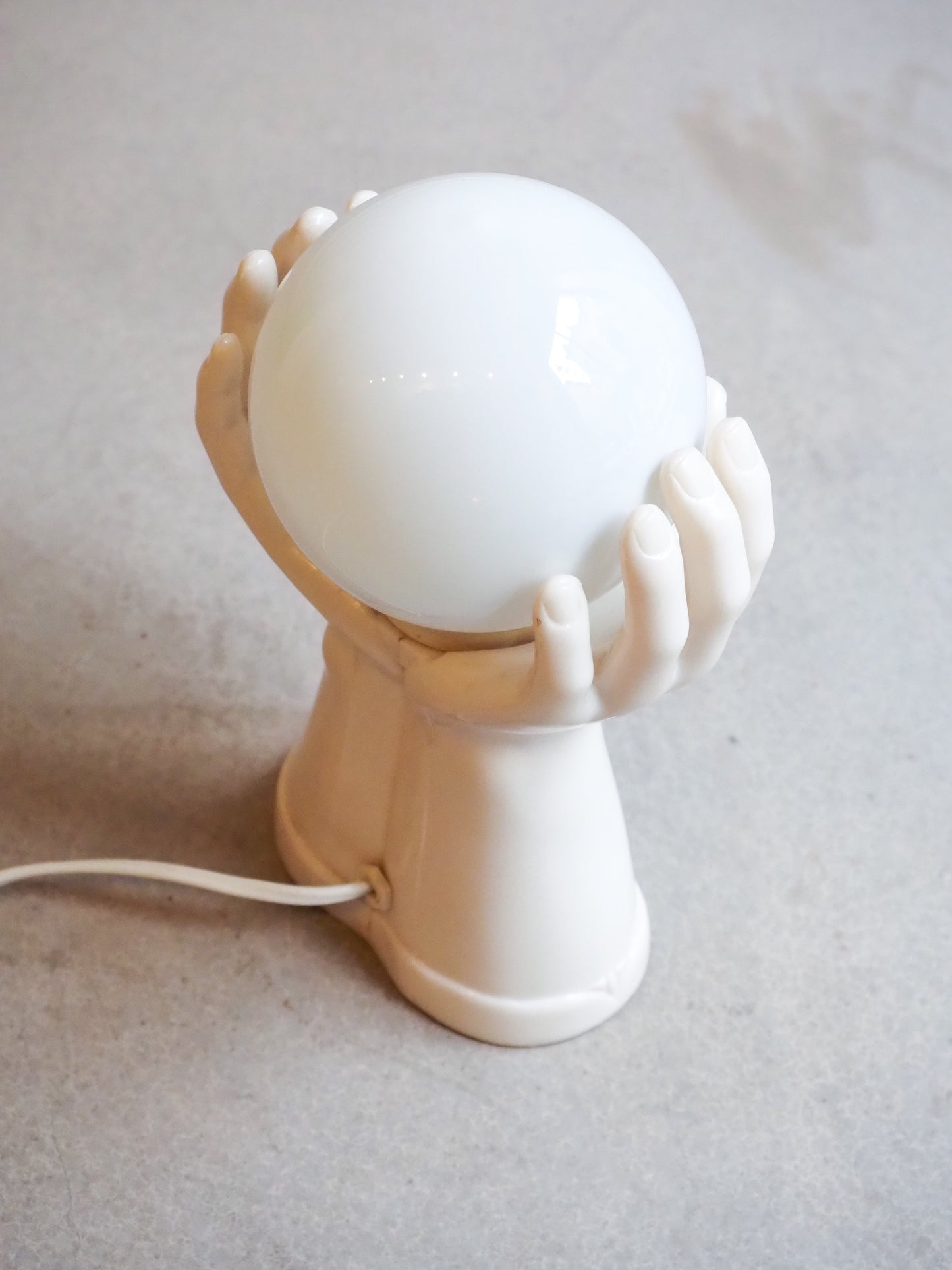 Lampe mains en bakélite vintage