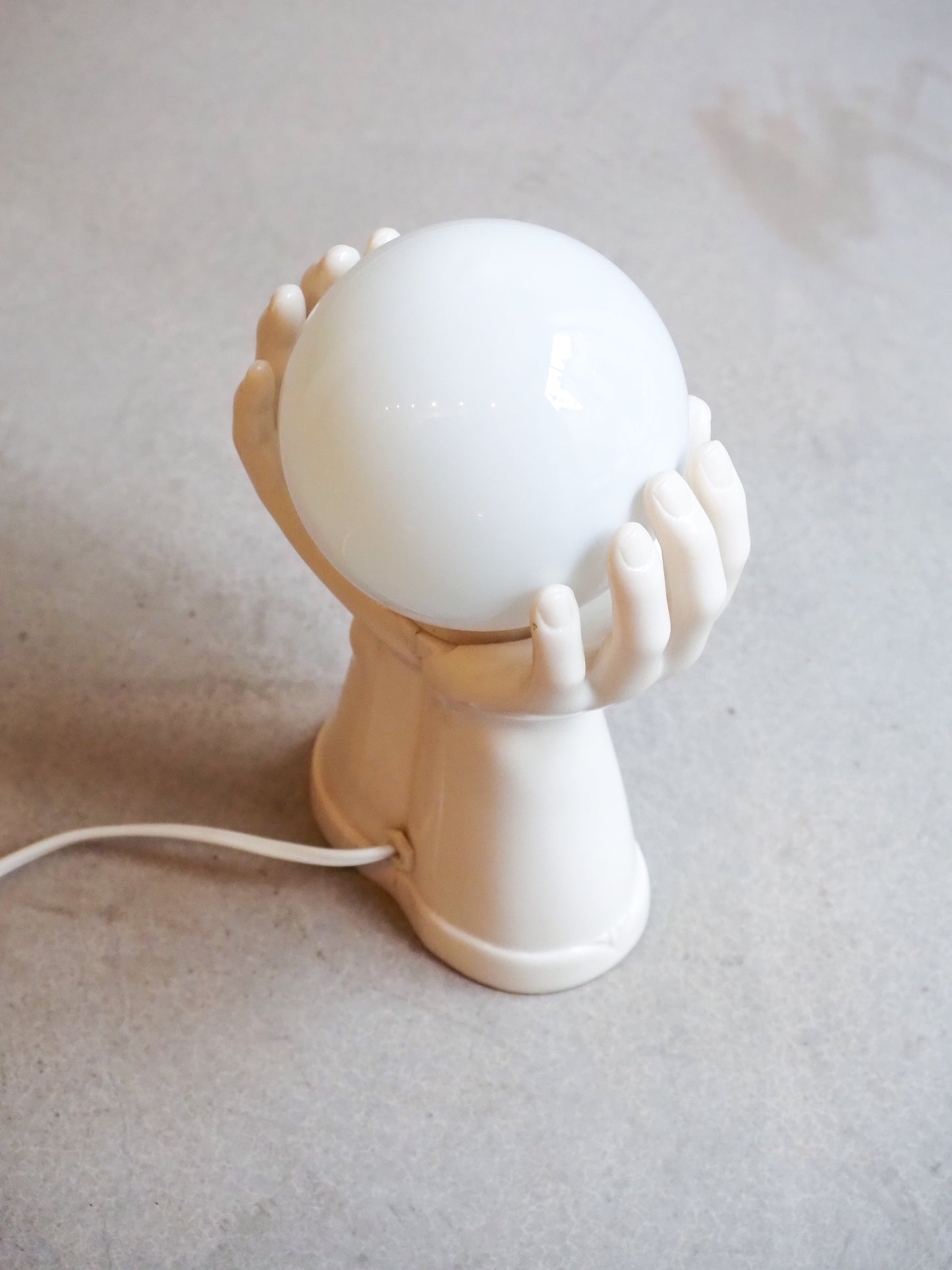 Lampe mains en bakélite vintage