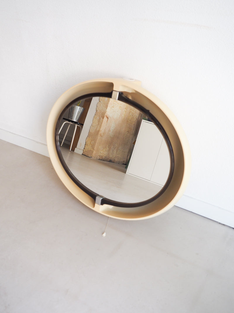 Grand miroir inclinable oval en plastique vintage lumineux