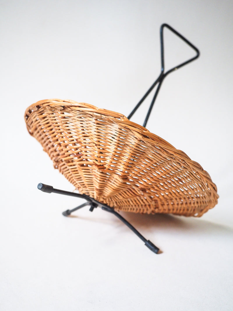 Coupe à fruits tripode en osier tressé – Structure en métal