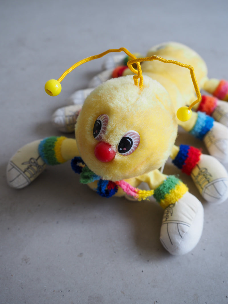 Peluche Mille-Pattes jaune vintage