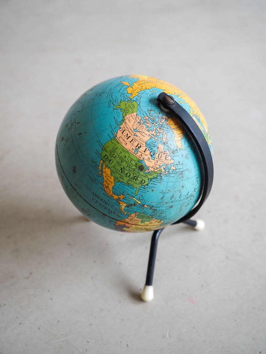 Petit globe terrestre en tôle tripode Cartes Taride