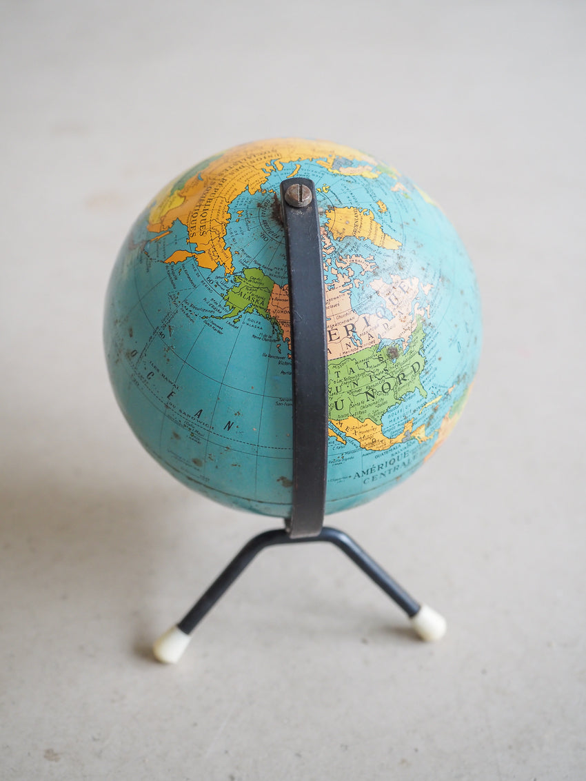 Petit globe terrestre en tôle tripode Cartes Taride