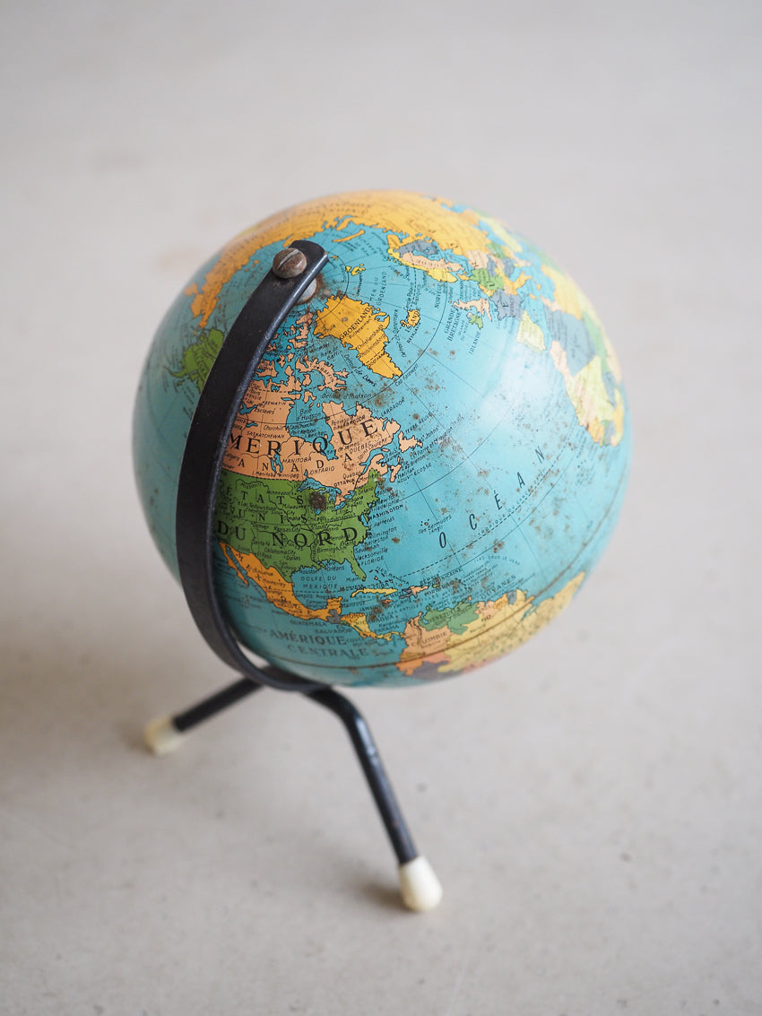 Petit globe terrestre en tôle tripode Cartes Taride
