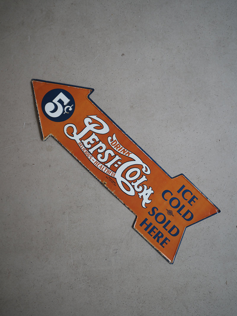 Grande plaque Publicitaire Vintage Pepsi-Cola en Métal – Forme Flèche