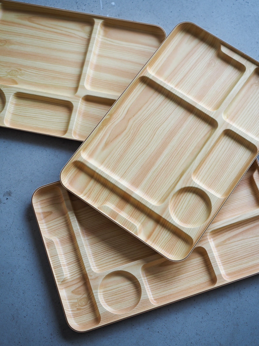 Plateau repas Caleppio plastique moulé imitation bois