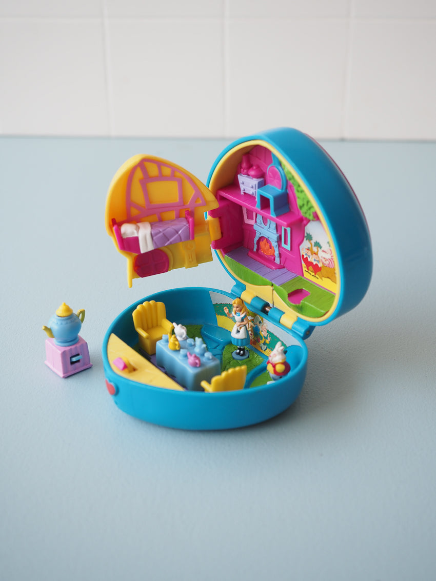 Alice in wonderland polly pocket online