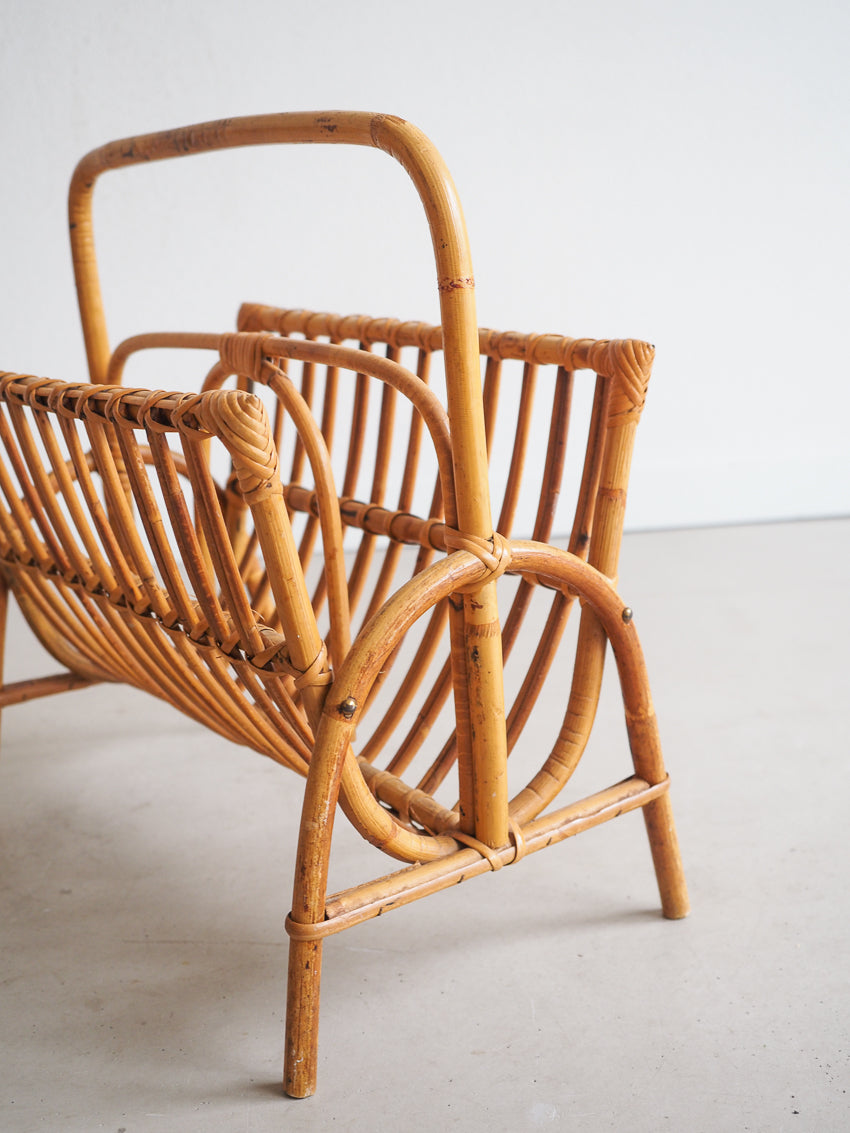 Porte-revues en rotin vintage