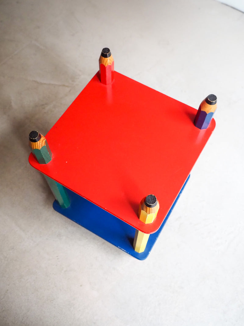 Table de chevet crayon dans le style Pierre Sala