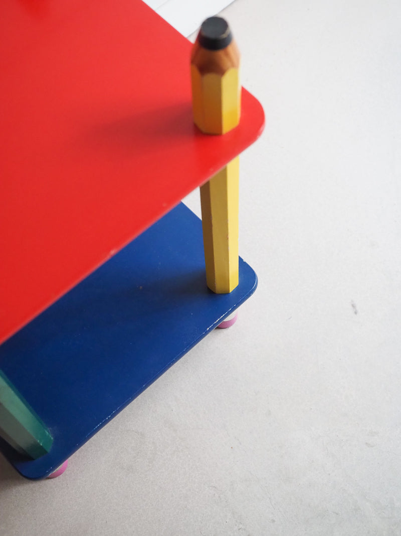 Table de chevet crayon dans le style Pierre Sala