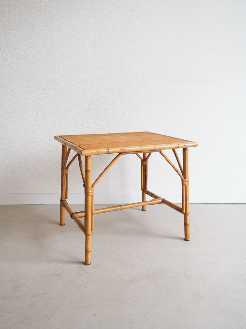 Table basse ou d'appoint en rotin