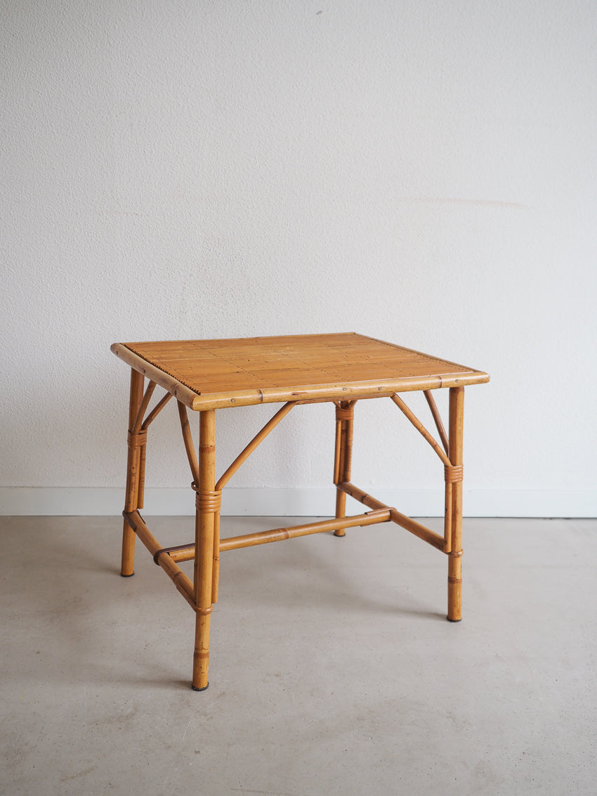 Table basse ou d'appoint en rotin