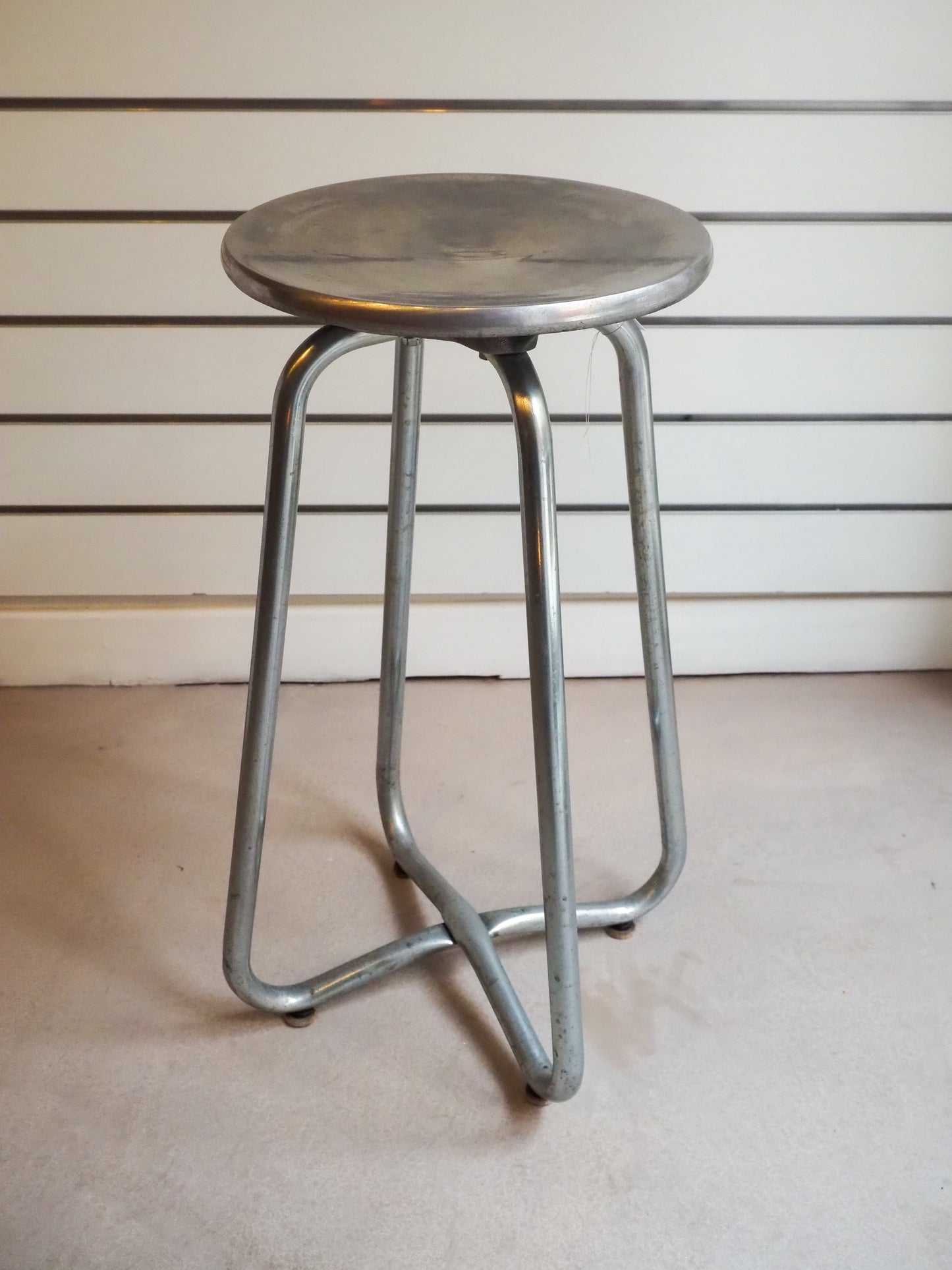 Tabouret haut vintage en fonte d'aluminium