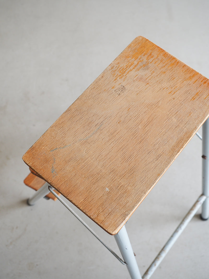 Tabouret / petit escabeau en bois et métal