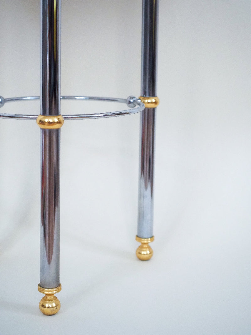 Tabouret tripode en métal chromé et doré
