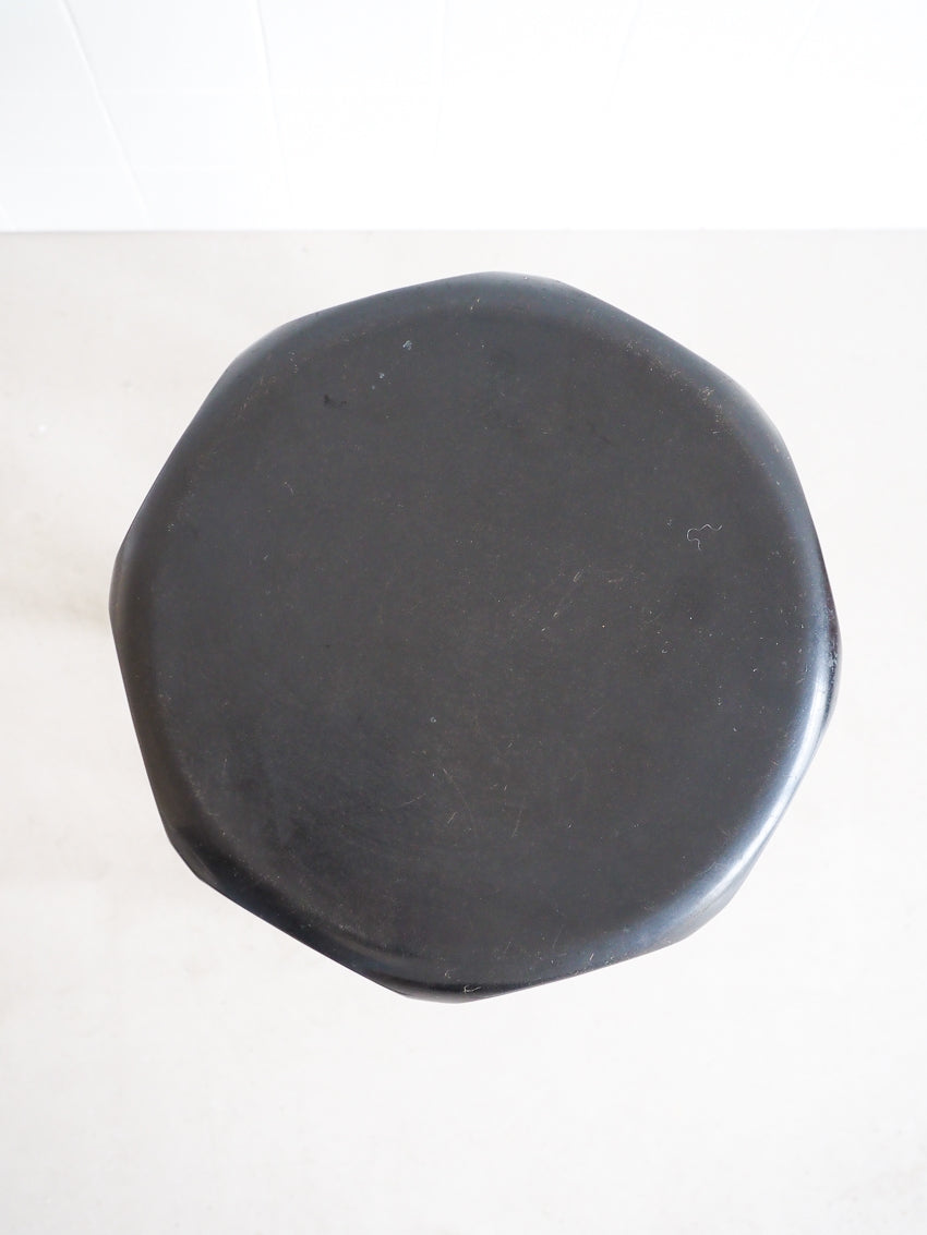 Paire tabourets Vynco Lux vintage en forme de capsule