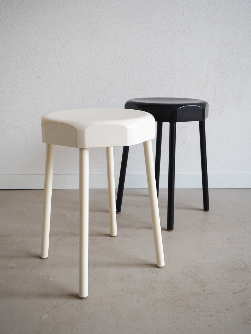 Paire tabourets Vynco Lux vintage en forme de capsule