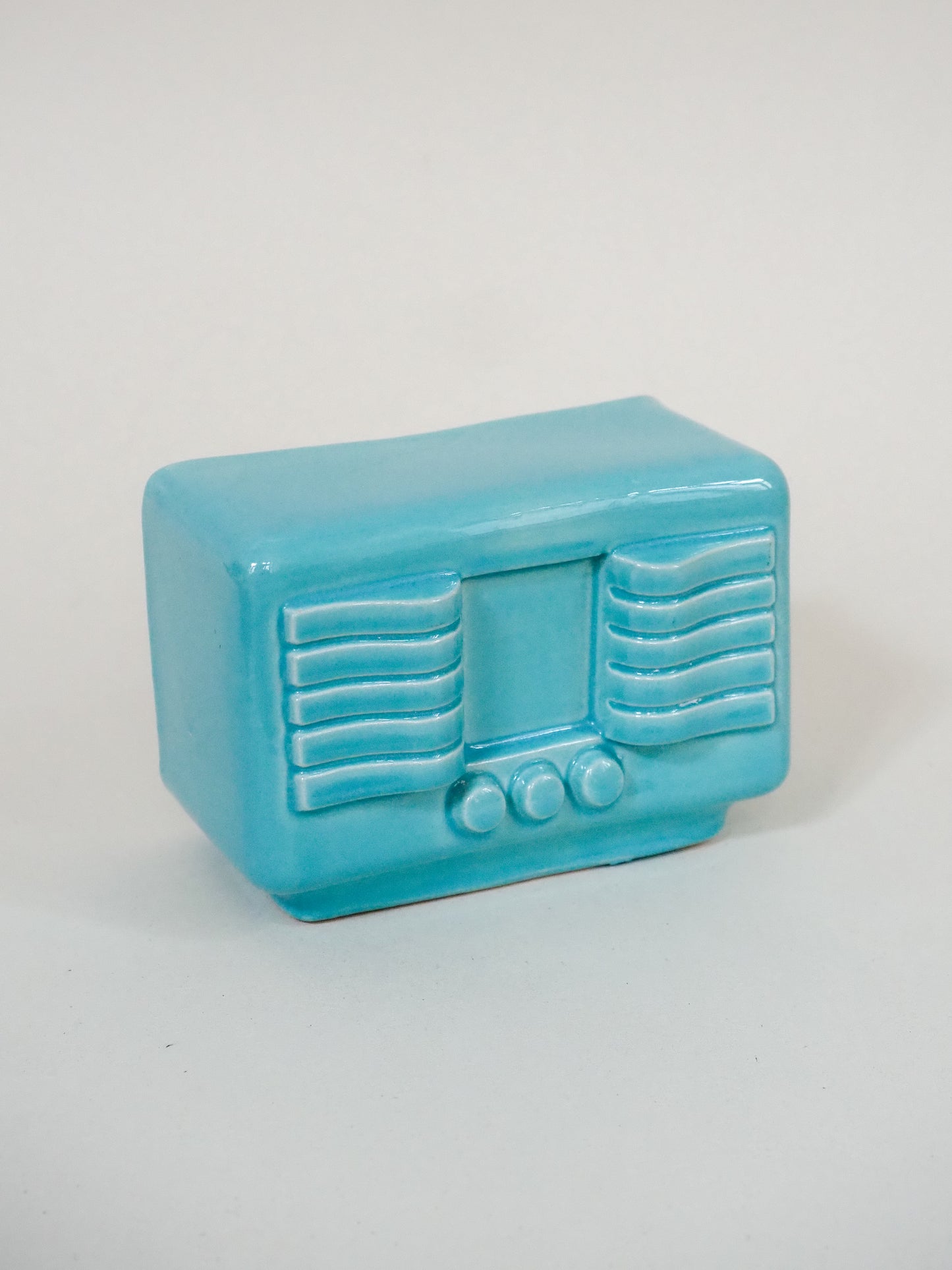 Tirelire ancienne en céramique – Forme poste de radio