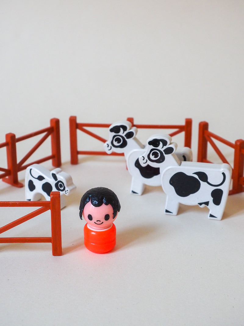 Les Minitou les vaches noires et blanches - Educalux