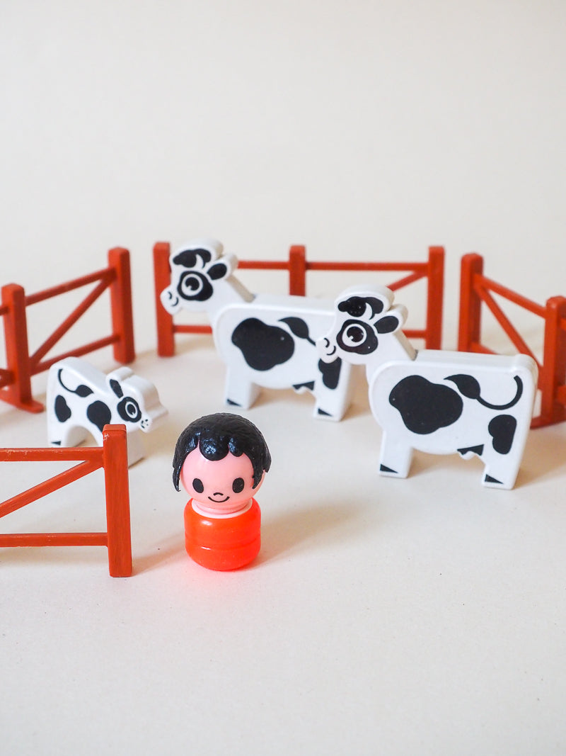 Les Minitou les vaches noires et blanches - Educalux