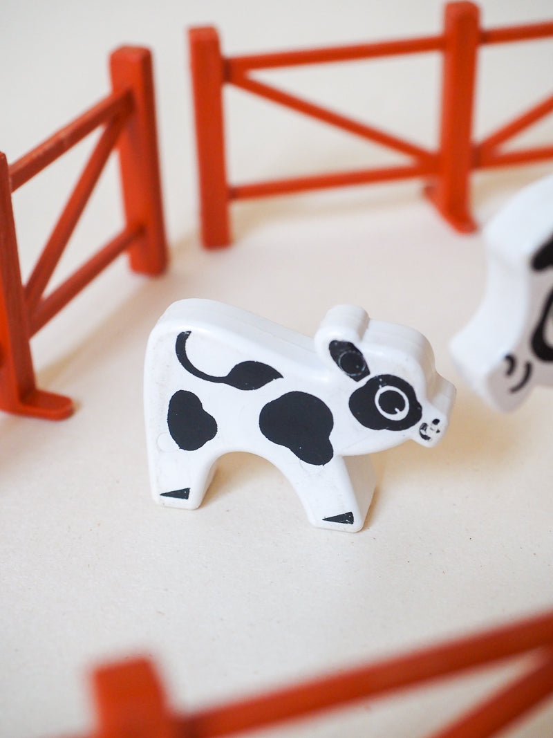 Les Minitou les vaches noires et blanches - Educalux