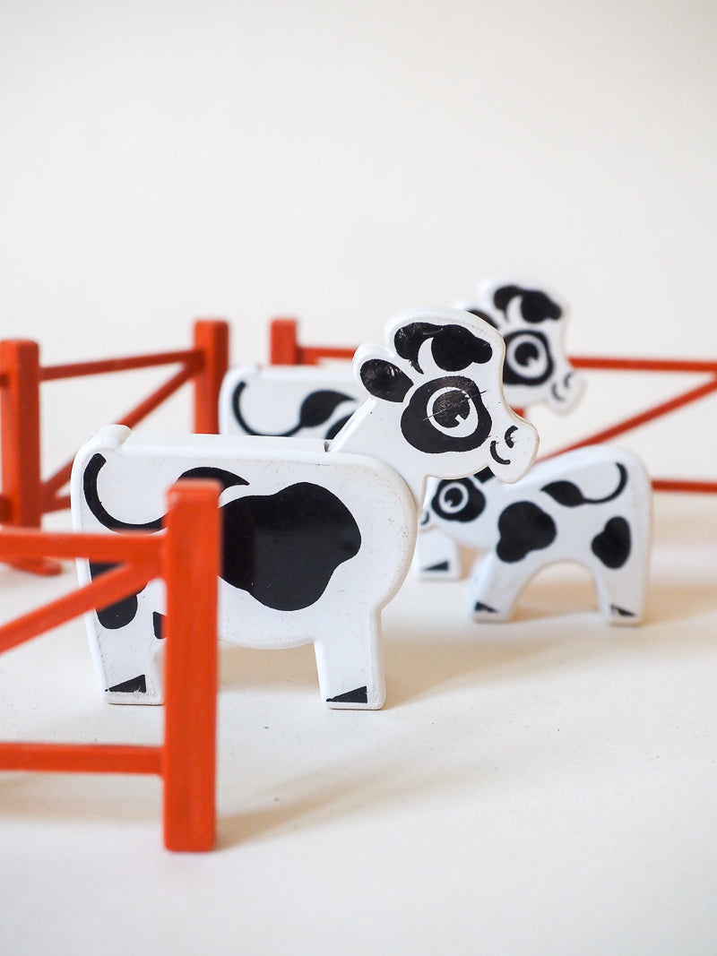 Les Minitou les vaches noires et blanches - Educalux