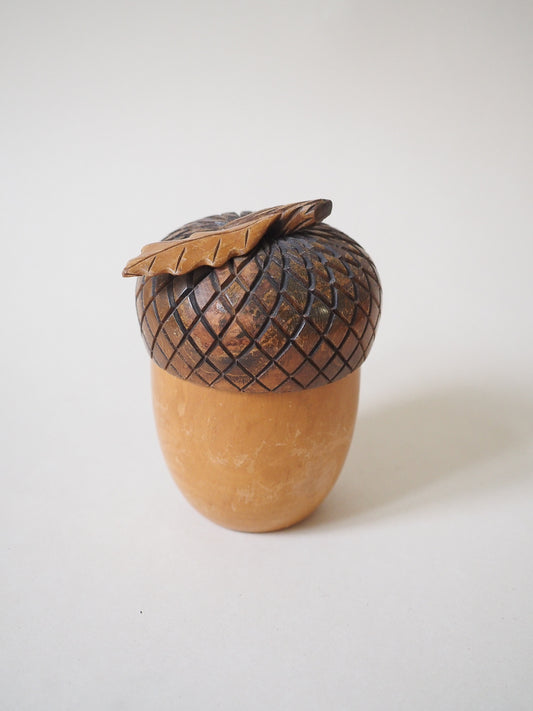 Boite ancienne en buis – Forme de gland – Art populaire