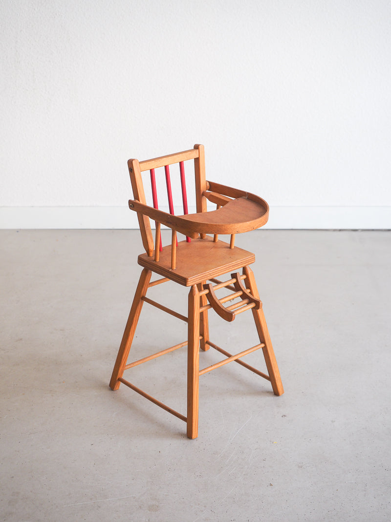 Petite chaise haute de poupée vintage en bois