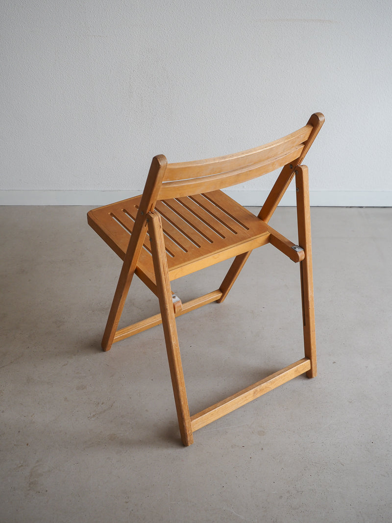 Chaise pliante en bois vintage